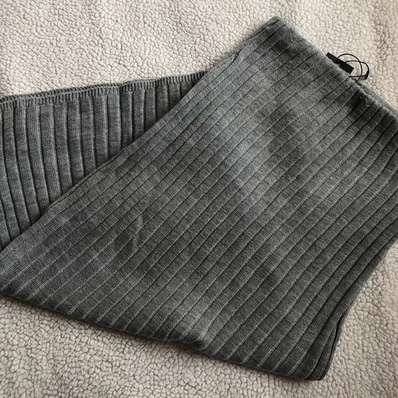 NOT FOR SALE RIGHT NOW! 
NWT BOOHOO Gray Rib Knit Pencil Skirt Size Large - Picture 7 of 8